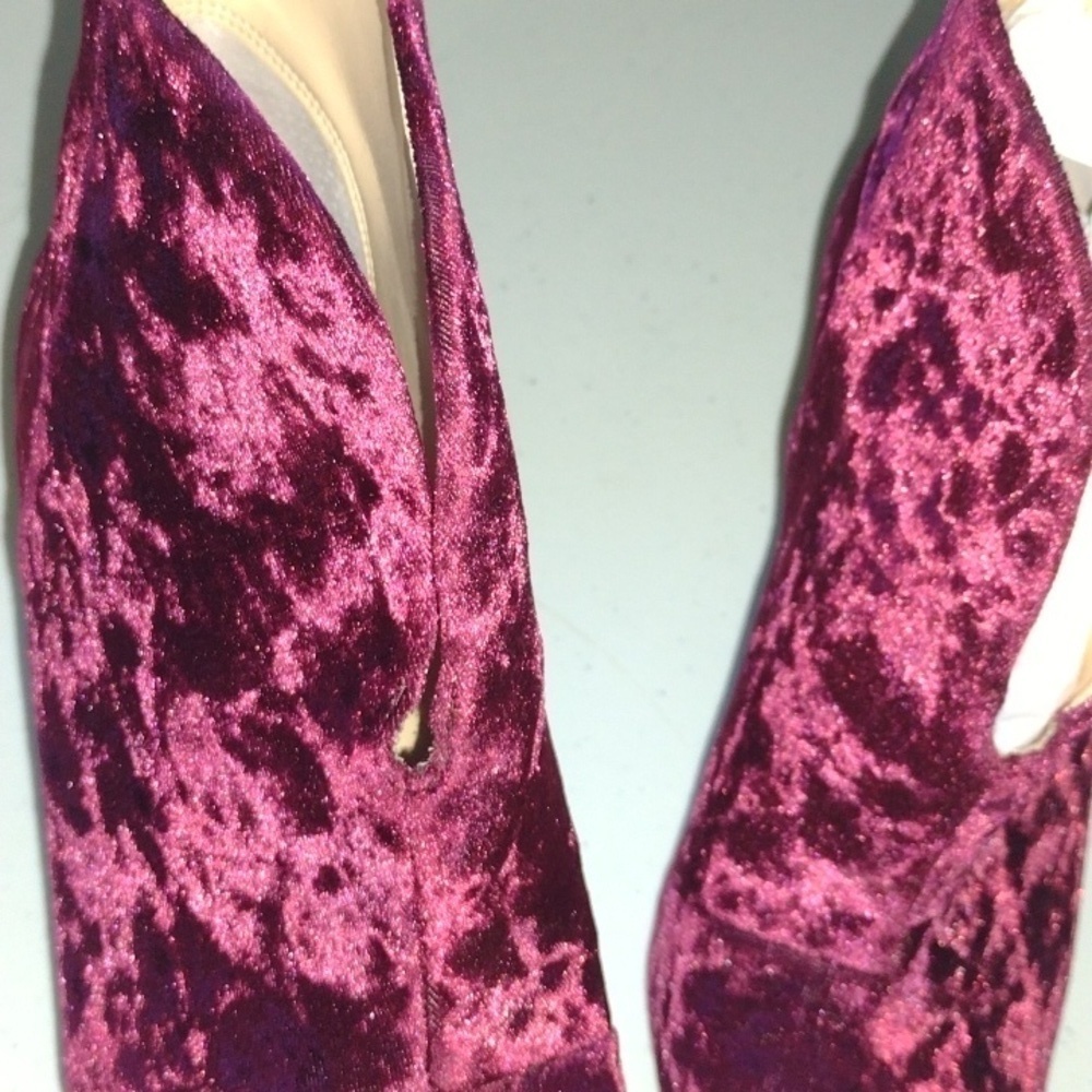 VINCE Camuto Evanata Crushed Velvet Bootie Red size 8.5 - Picture 12 of 14